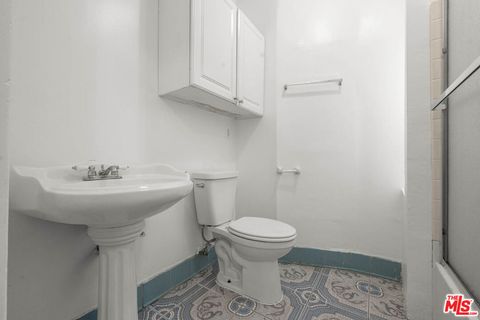 Tiny photo for 1223 W 23rd Street, Los Angeles, CA 90007 (MLS # 25577989)