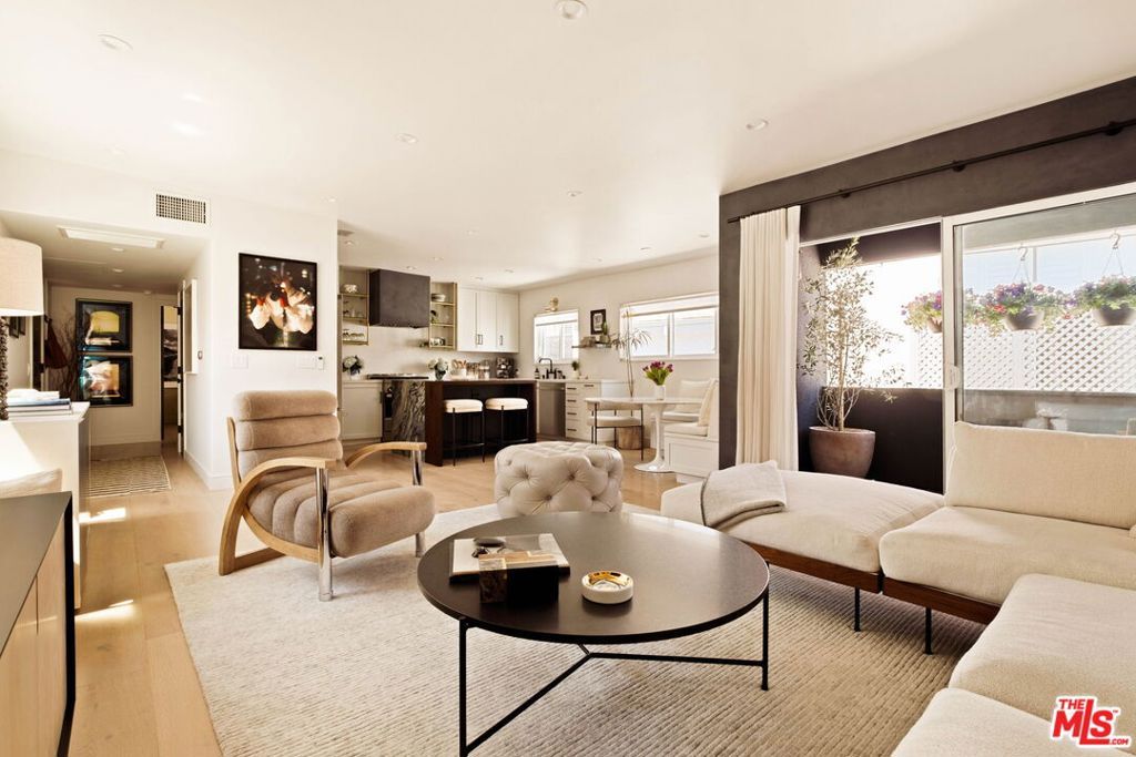 Photo of 446 San Vicente Boulevard #304, Santa Monica, CA 90402 (MLS # 26782621)