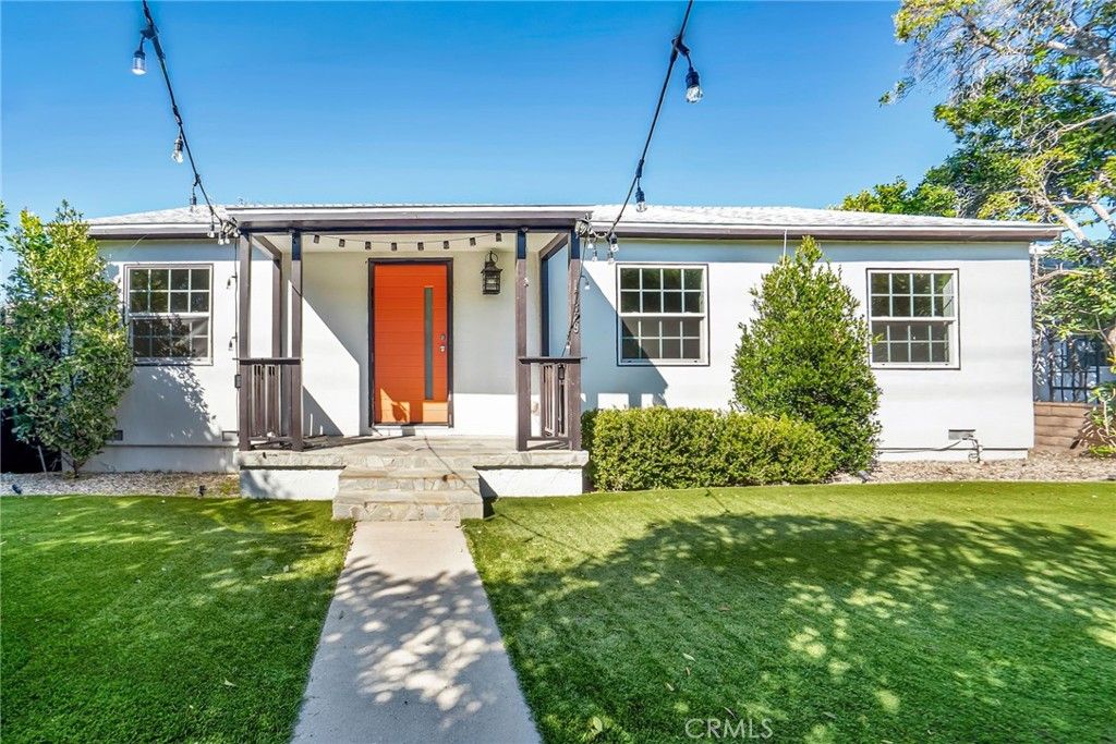 Photo of 17329 Burbank Boulevard, Encino, CA 91316 (MLS # SR26058975)