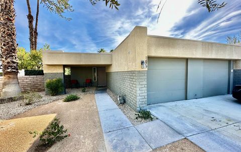 Photo of 1679 Sunflower Court N, Palm Springs, CA 92262 (MLS # 219141711PS)