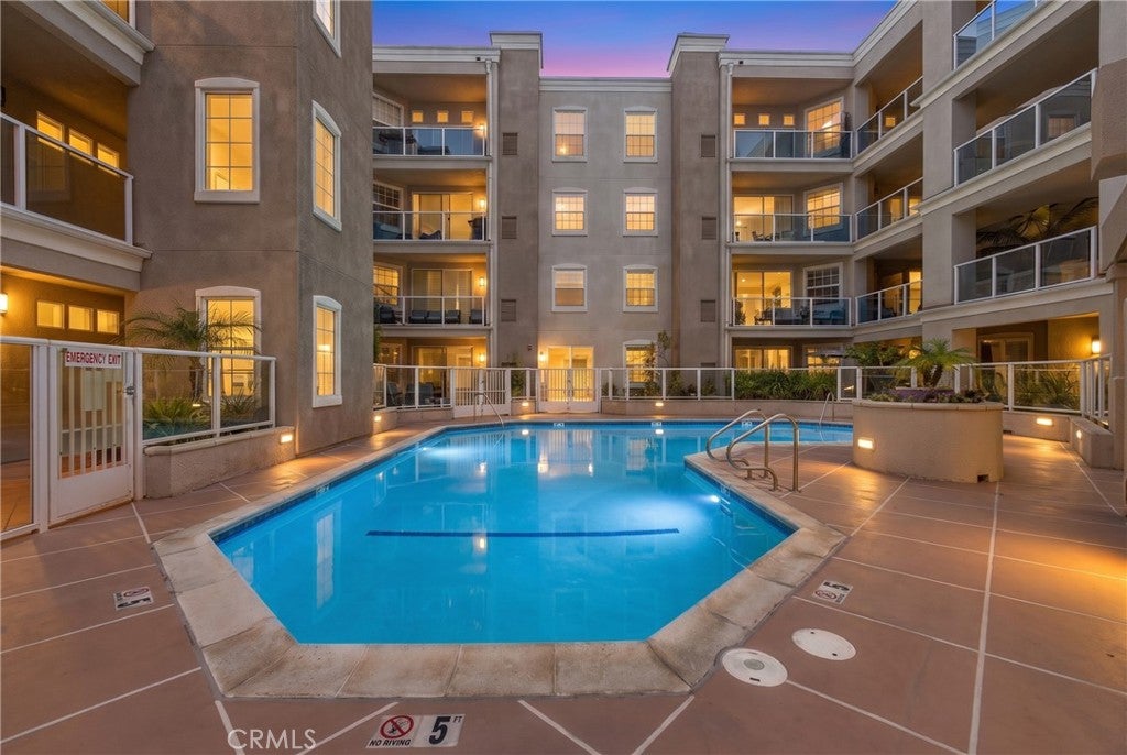 1500 E Ocean 718