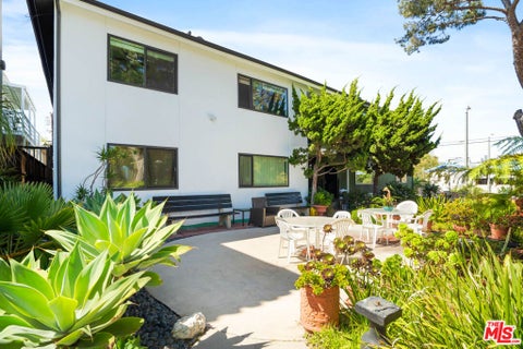 Photo of 119 Paloma Avenue #M, Venice, CA 90291 (MLS # 26831893)