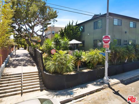 Photo of 119 Paloma Avenue #M, Venice, CA 90291 (MLS # 26831893)