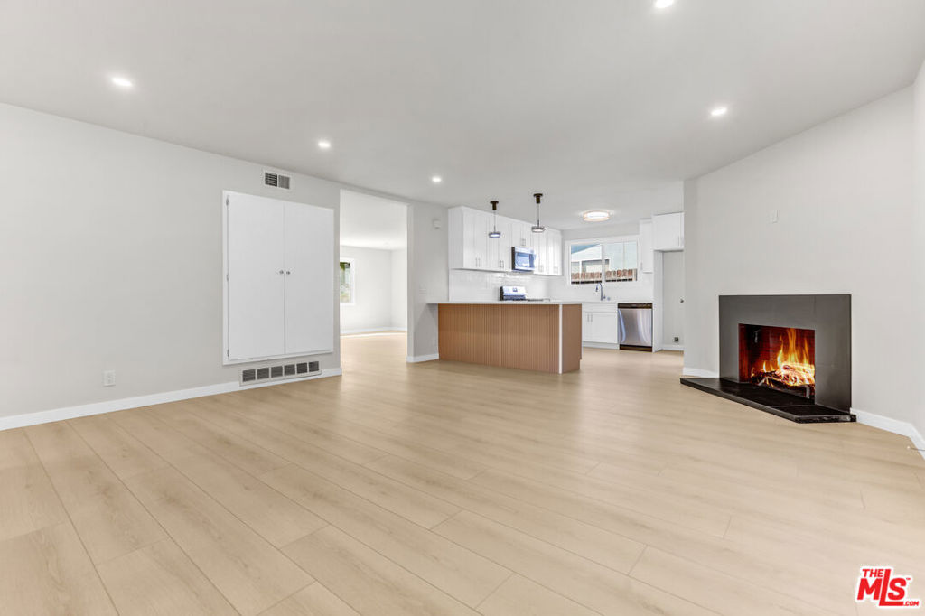 23335 Schoolcraft Street