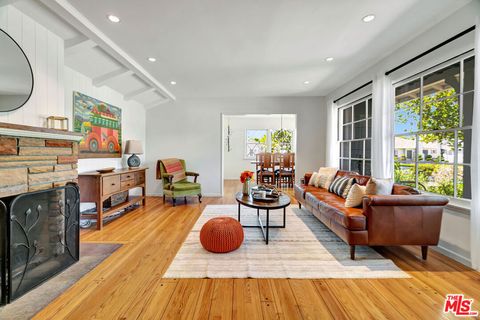 Photo of 5102 Vesper Avenue, Sherman Oaks, CA 91403 (MLS # 25620451)