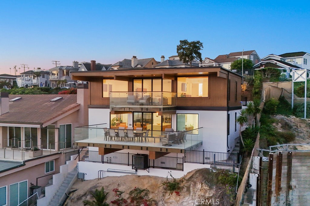Corona del Mar South of PCH (CDMS) - Residential Lease