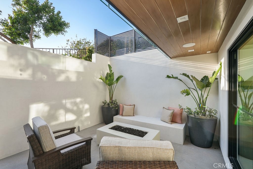 Corona del Mar South of PCH (CDMS) - Residential Lease