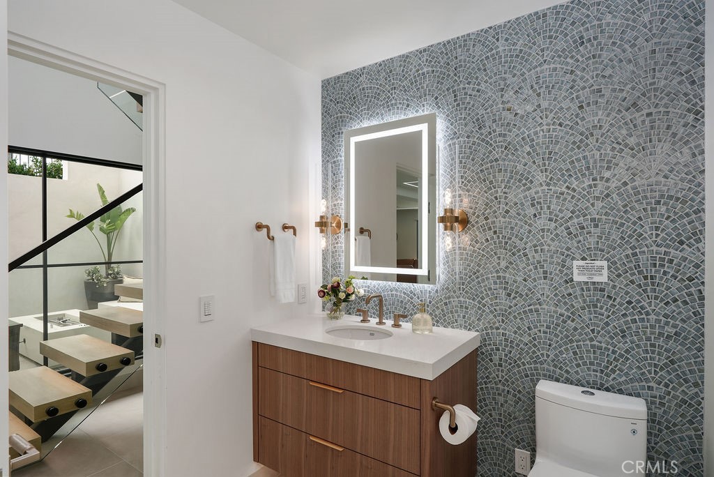 Corona del Mar South of PCH (CDMS) - Residential Lease