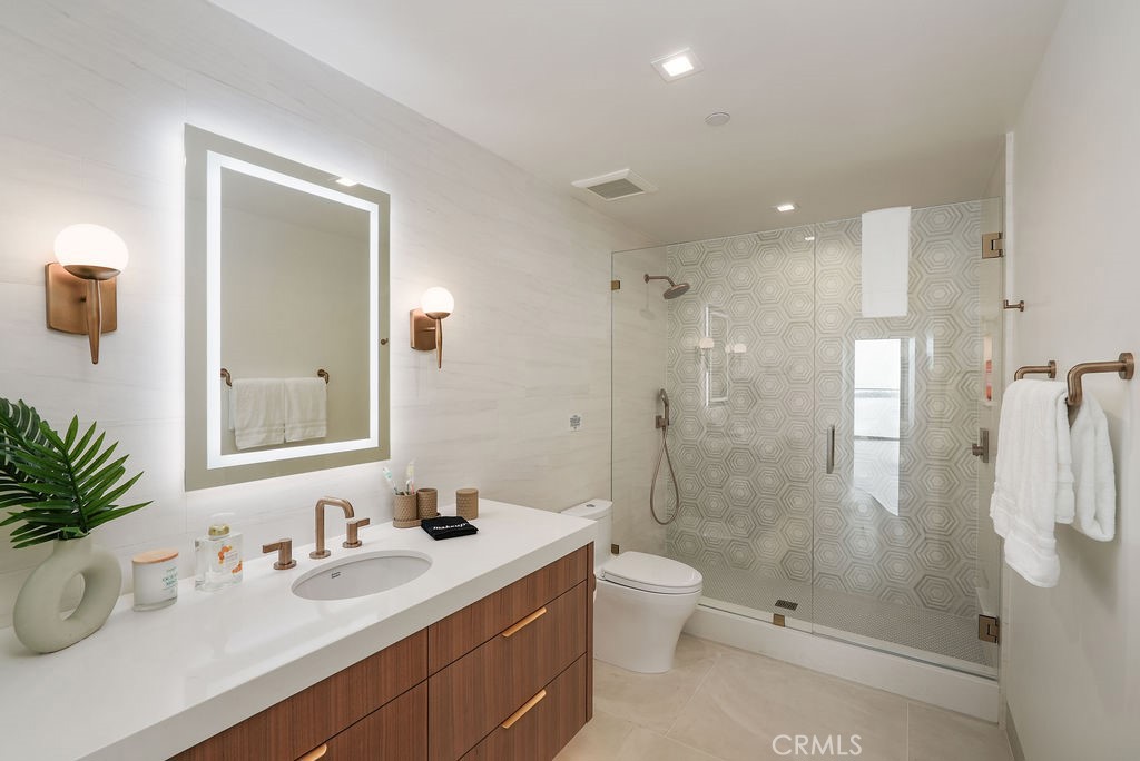 Corona del Mar South of PCH (CDMS) - Residential Lease