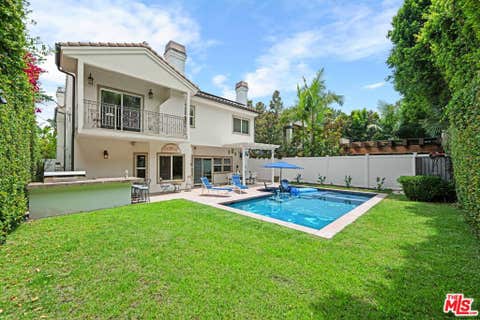 Photo of 5419 Tampa Avenue, Tarzana, CA 91356 (MLS # 26845549)