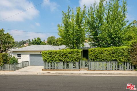 Photo of 3019 Maxwell Street, Los Angeles, CA 90027 (MLS # 26831053)