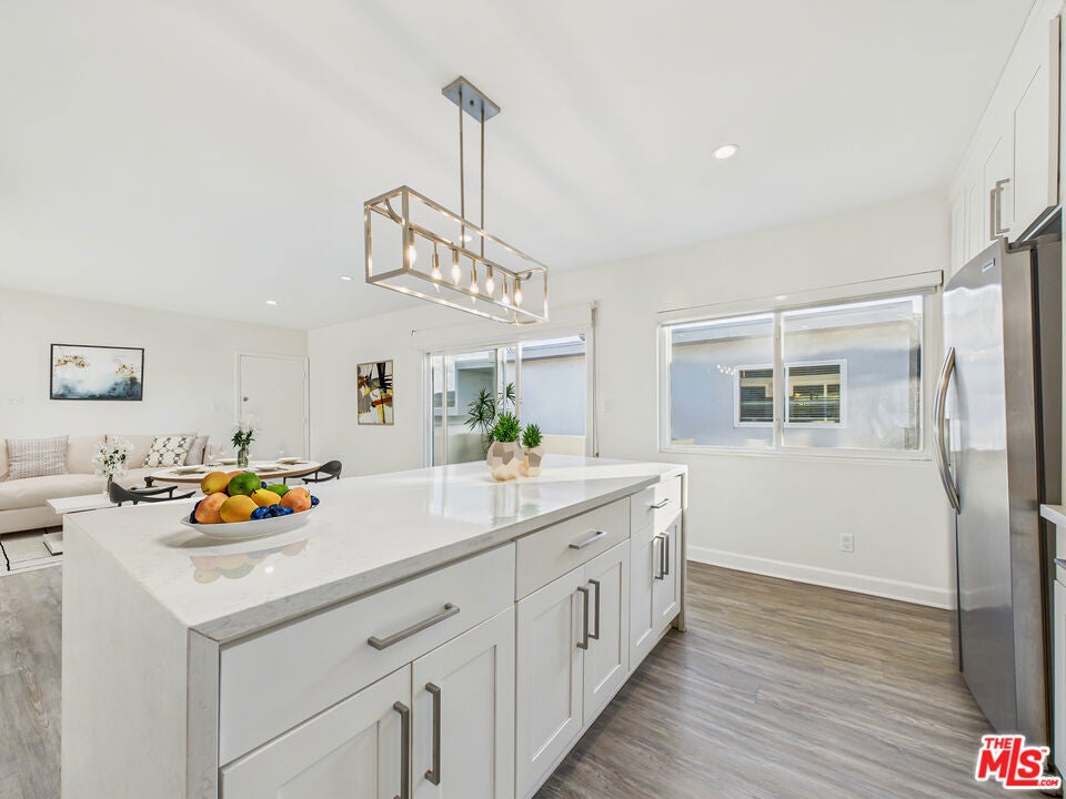 303 E Alameda Avenue