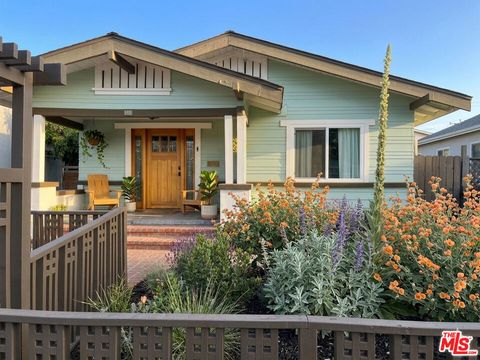 Photo of 933 Walnut Avenue, Long Beach, CA 90813 (MLS # 26723507)