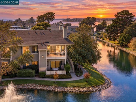 Photo of 228 Lakeshore Court CT, Richmond, CA 94804 (MLS # 41149136)