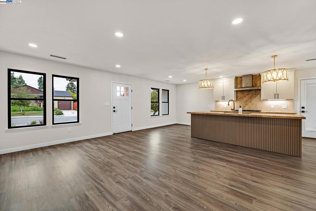 MISSION DISTRICT - Residential