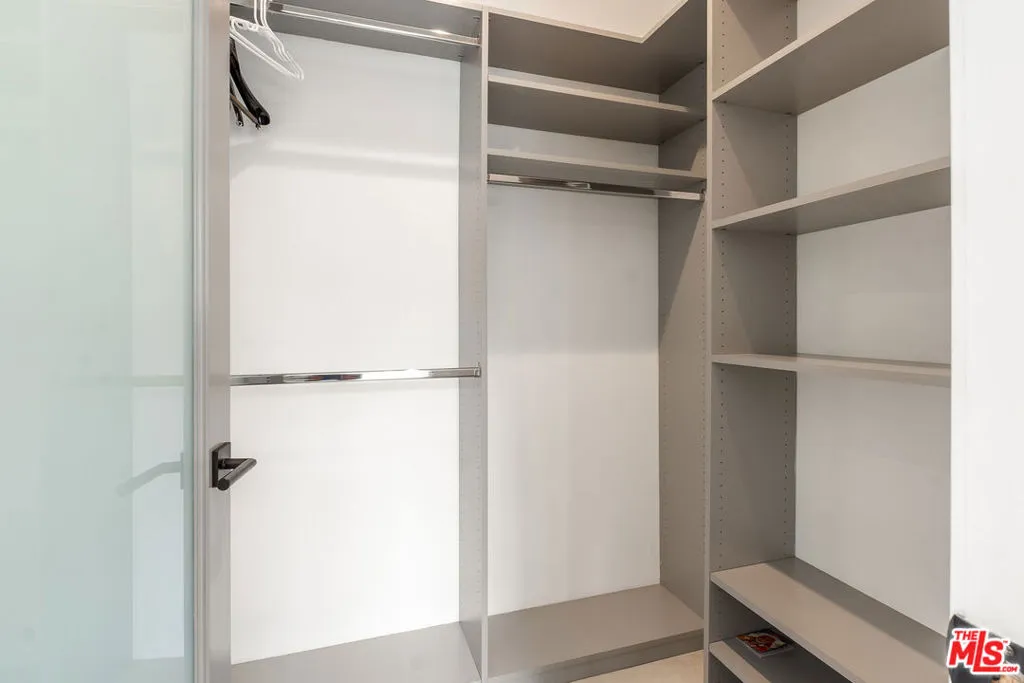 Los Angeles, California 90046, United States, 4 Bedrooms Bedrooms, ,5 BathroomsBathrooms,Residential,Active,113752