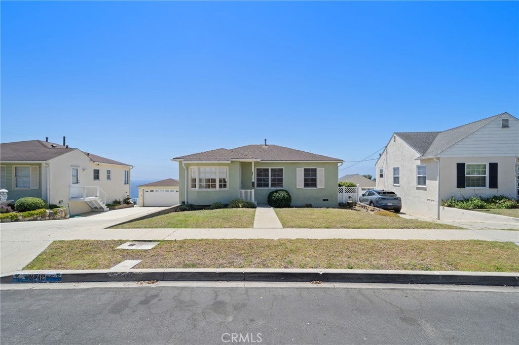 2719 S Averill