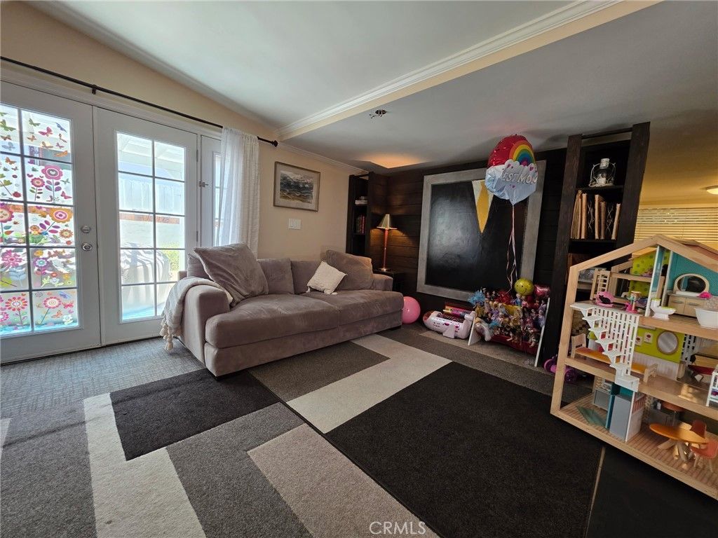 Photo of 14334 Tiara Street, Van Nuys, CA 91401 (MLS # SR25169644)