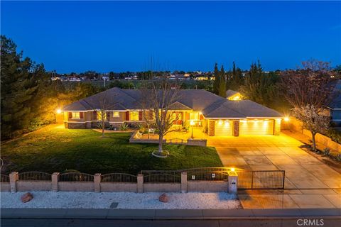Photo of 42156 Desert Sage Ave, Lancaster, CA 93536 (MLS # SR26052424)