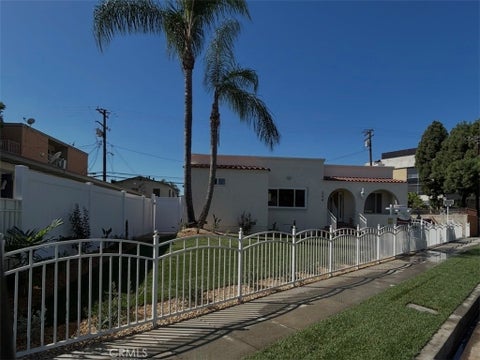 Photo of 354 E Carson, Long Beach, CA 90807 (MLS # RS26227985)