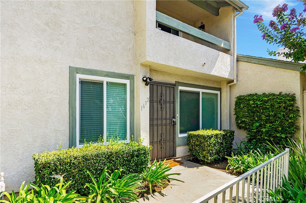 Stunning Fully Remodeled 4 Bed / 3 Bath Townhome in Sought-After Corsican Villas! Welcome to this beautifully updated townhome offering 4 spacious bedrooms and 3 modern bathrooms in the desirable Corsican Villas community. Recently completely remodeled, this move-in ready home boasts designer touches throughout. Step into a bright, open-concept layout featuring: White shaker cabinets with soft-close drawers, Quartz countertops and a large breakfast bar. Stainless steel appliances and recessed lighting, Modern flooring, fixtures, and window coverings throughout
The main floor bedroom has direct access to a full bathroom with a walk-in shower. Upstairs, you'll find a spacious primary suite with a luxurious ensuite bathroom, complete with dual sinks, quartz counters, and a walk-in shower. Additional highlights include: Direct-access two-car garage through a large private patio. HVAC system and water heater (installed 2021) Walking distance to Sonora High School and community pool, Close to shopping, dining, and commuter routes, This turnkey home blends comfort, style, and convenience. Don’t miss your chance to be in one of the area’s most convenient and well-kept communities!