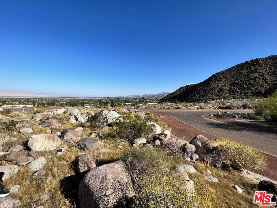 Desert Palisades - Land