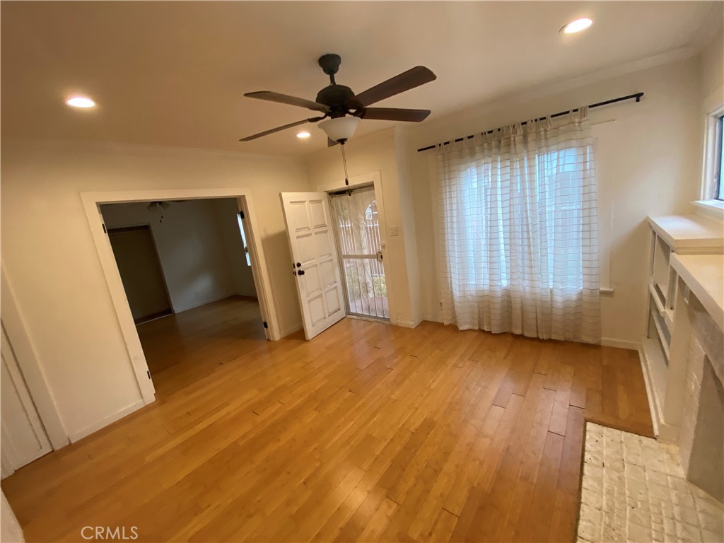 1132 N Mariposa Avenue