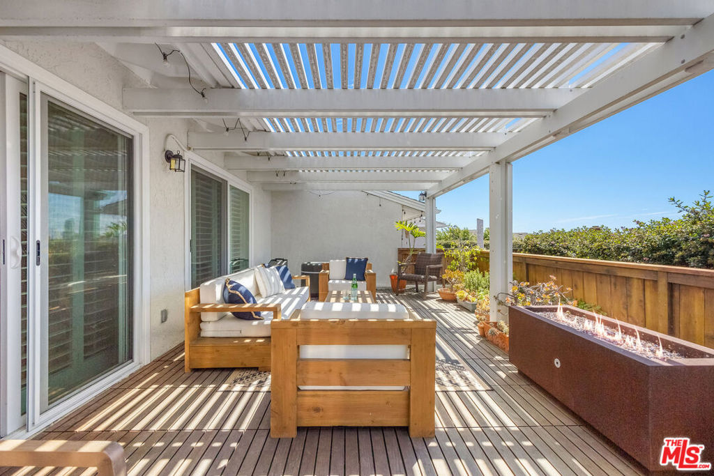 3255 Paseo Gallita