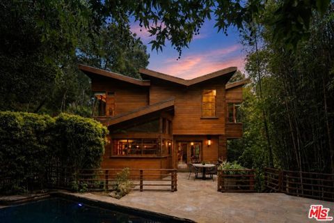 Photo of 2424 Nichols Canyon Road, Los Angeles, CA 90046 (MLS # 26837013)