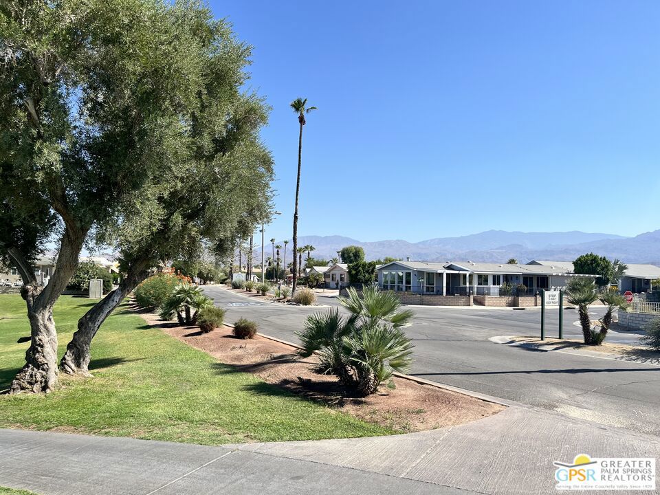 Palm Desert Greens - Manufactured In Park