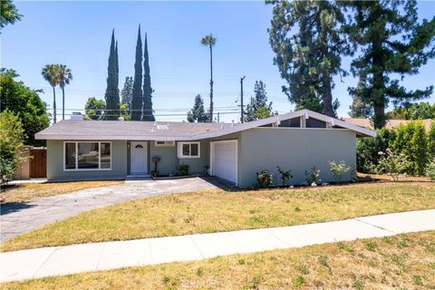 Photo of 19808 Londelius Street, Northridge, CA 91324 (MLS # SR26111000)