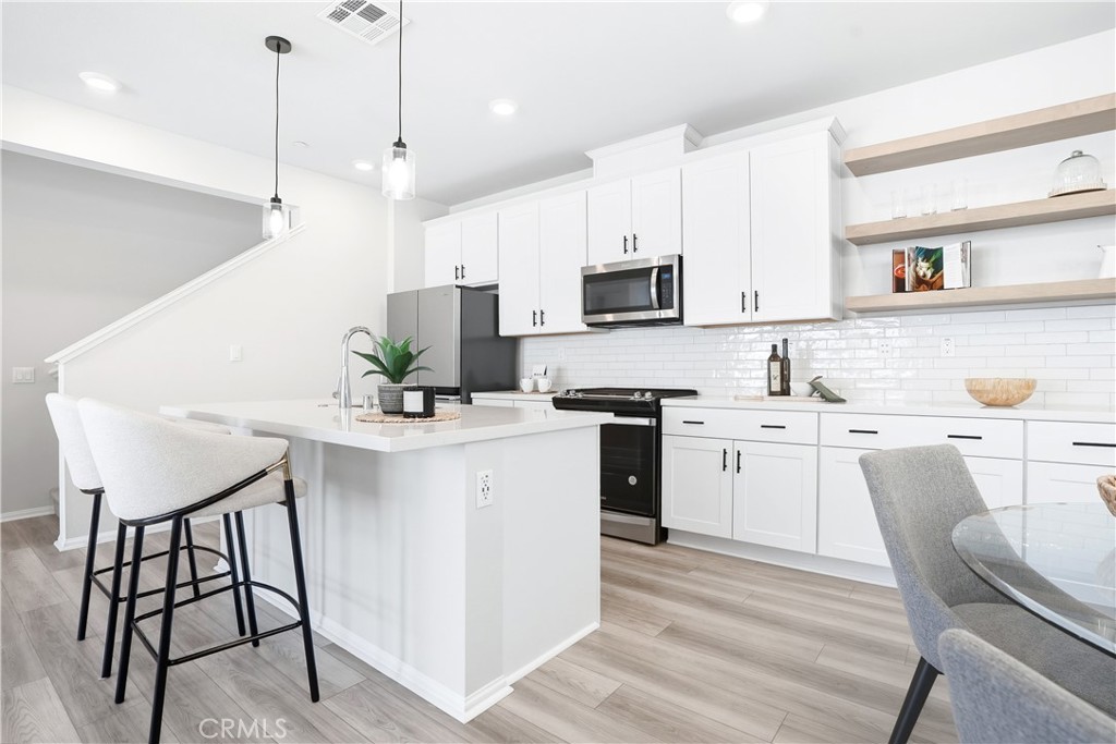 1142 Brush Creek