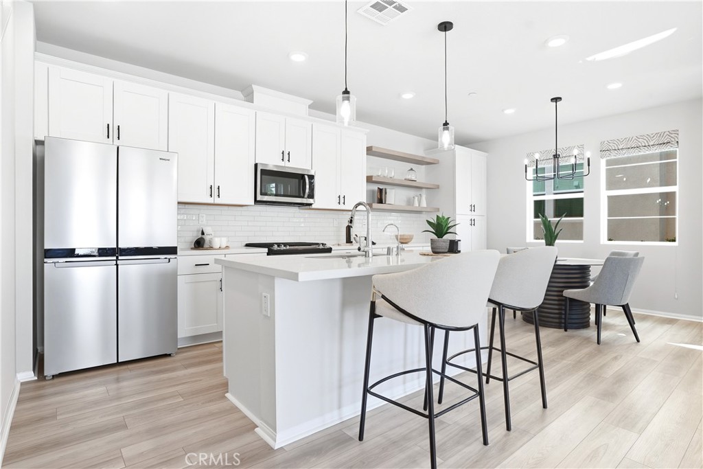 1142 Brush Creek