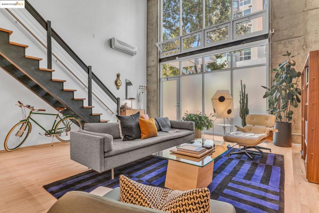 311 Oak St 102