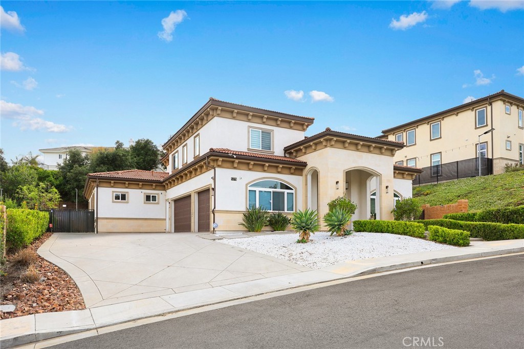1279 Waterbrook Circle