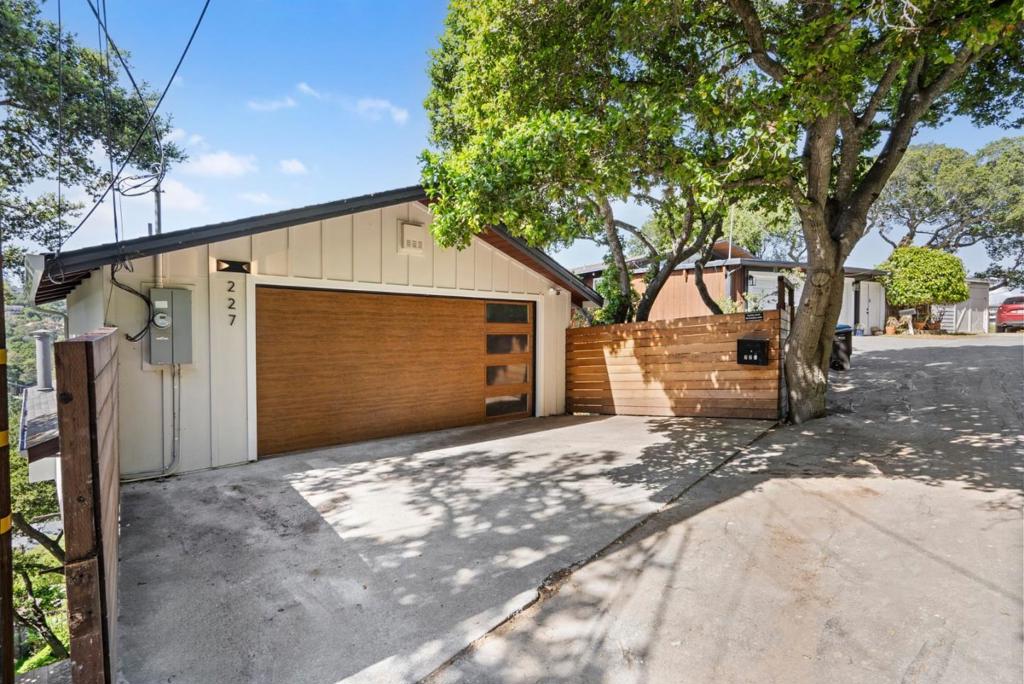 227 Winding Way