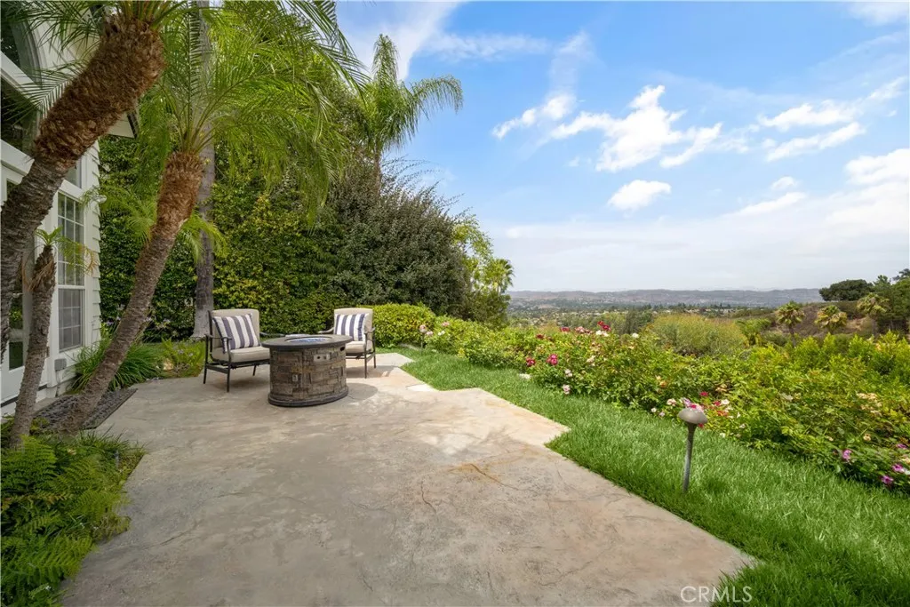 Calabasas, California 91302, United States, 4 Bedrooms Bedrooms, ,4 BathroomsBathrooms,Residential,Active,201899