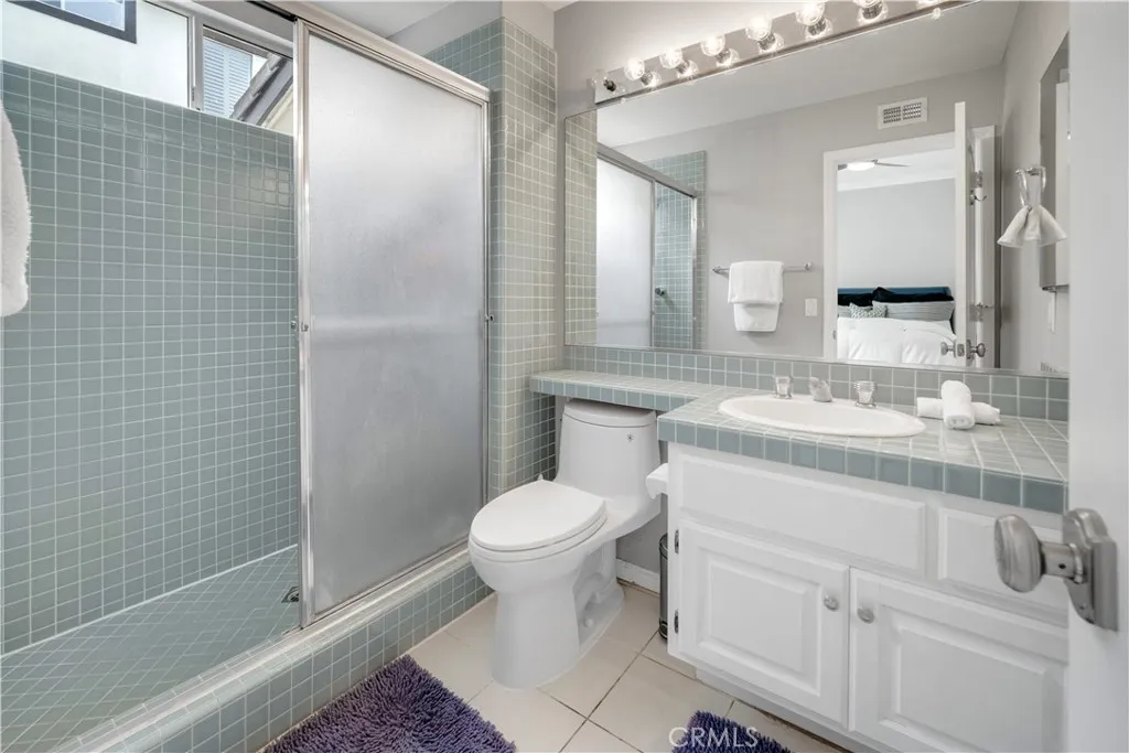 Calabasas, California 91302, United States, 4 Bedrooms Bedrooms, ,4 BathroomsBathrooms,Residential,Active,201899