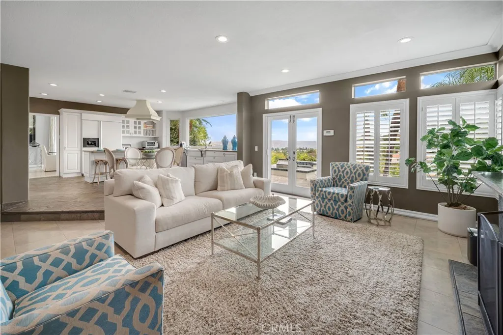 Calabasas, California 91302, United States, 4 Bedrooms Bedrooms, ,4 BathroomsBathrooms,Residential,Active,201899