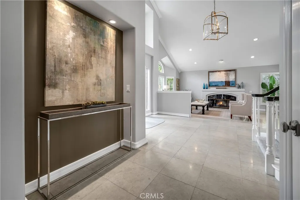 Calabasas, California 91302, United States, 4 Bedrooms Bedrooms, ,4 BathroomsBathrooms,Residential,Active,201899