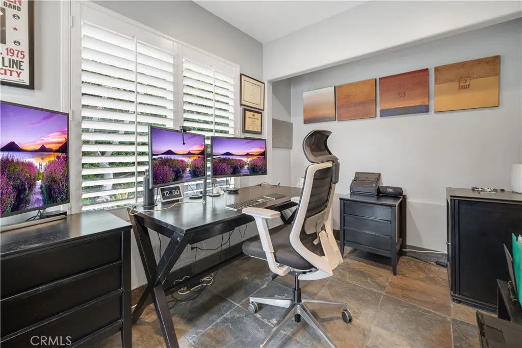 Calabasas, California 91302, United States, 4 Bedrooms Bedrooms, ,4 BathroomsBathrooms,Residential,Active,201899