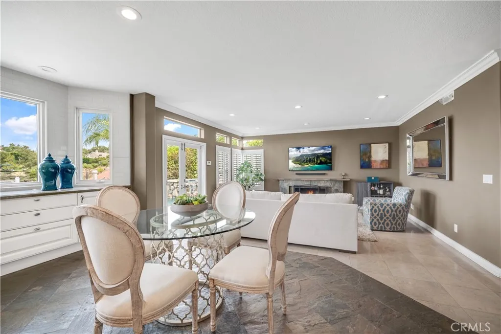 Calabasas, California 91302, United States, 4 Bedrooms Bedrooms, ,4 BathroomsBathrooms,Residential,Active,201899