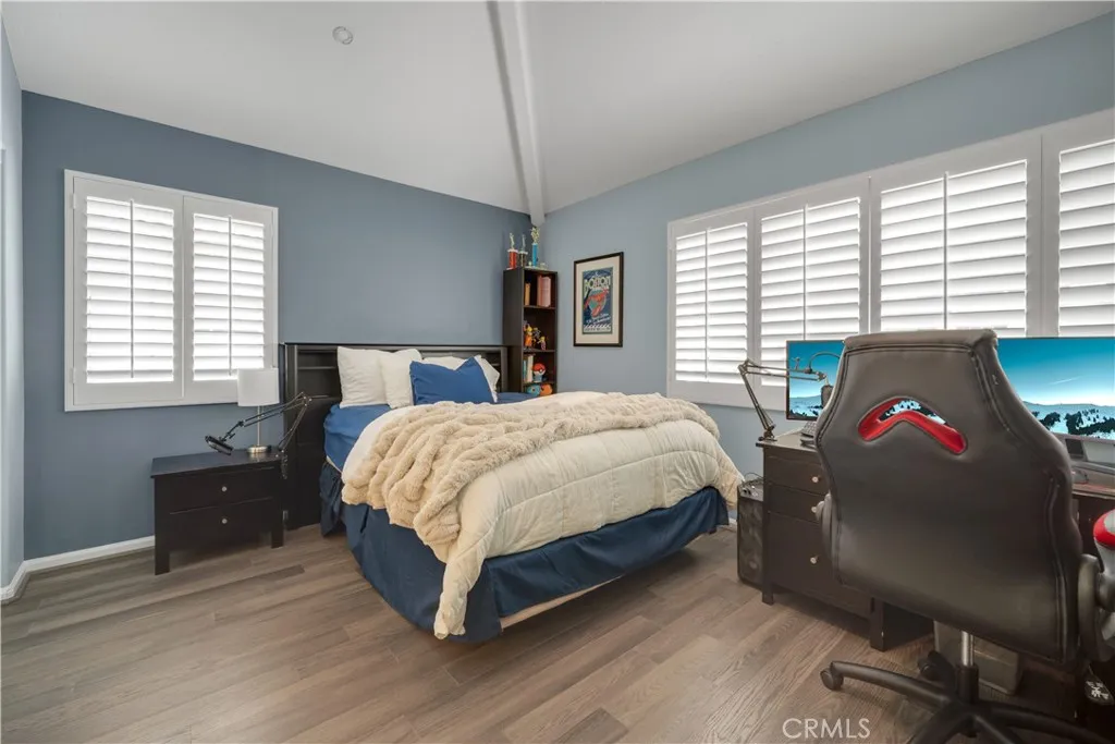 Calabasas, California 91302, United States, 4 Bedrooms Bedrooms, ,4 BathroomsBathrooms,Residential,Active,201899