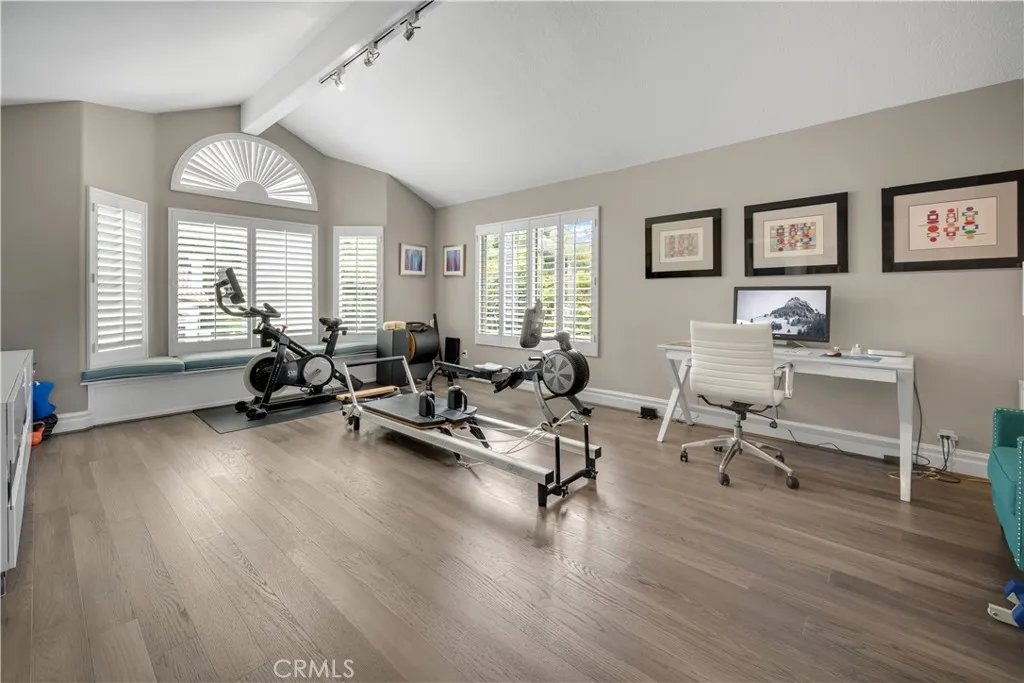 Calabasas, California 91302, United States, 4 Bedrooms Bedrooms, ,4 BathroomsBathrooms,Residential,Active,201899