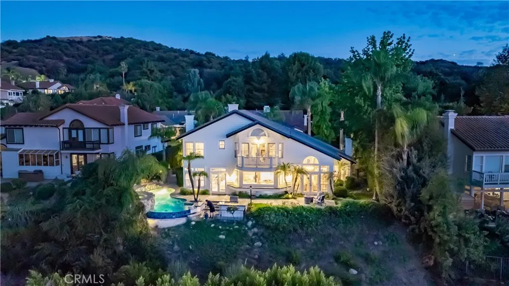 Calabasas, California 91302, United States, 4 Bedrooms Bedrooms, ,4 BathroomsBathrooms,Residential,Active,201899