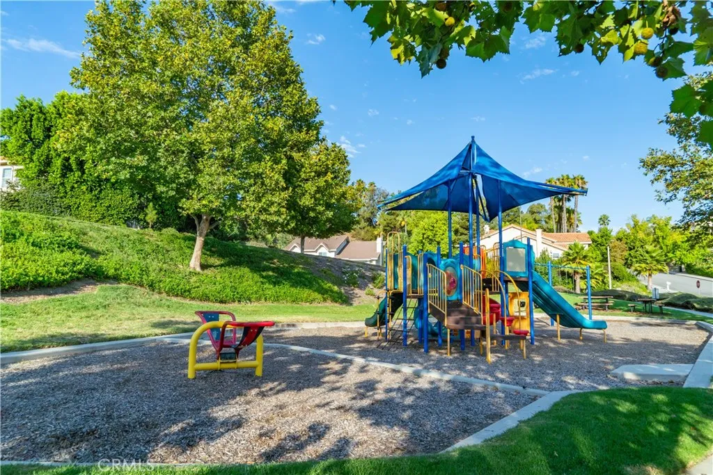 Calabasas, California 91302, United States, 4 Bedrooms Bedrooms, ,4 BathroomsBathrooms,Residential,Active,201899