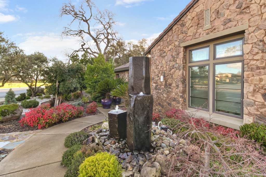 3321 3321 Greenview Dr