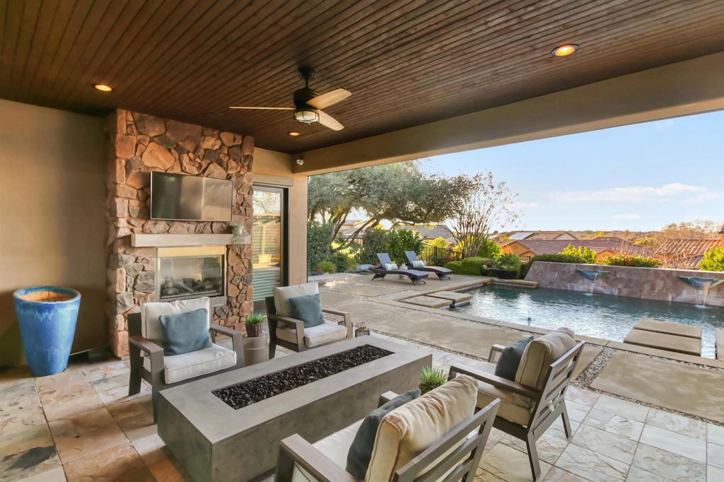 3321 3321 Greenview Dr