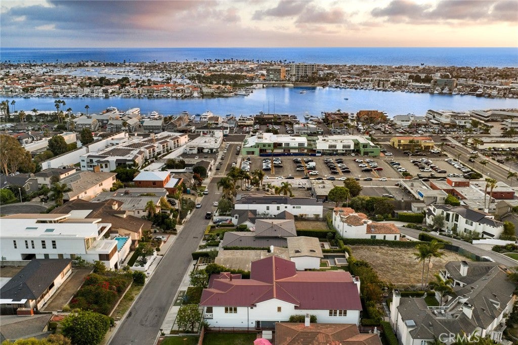 231 Tustin, Newport Beach CA 92663 - Photo 54