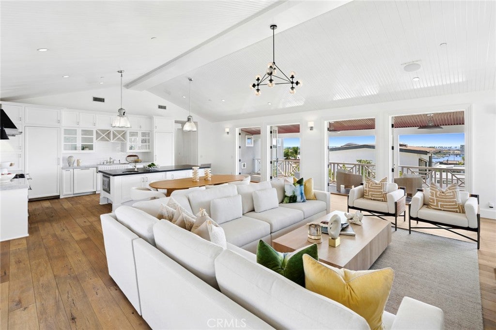 231 Tustin, Newport Beach CA 92663 - Photo 19